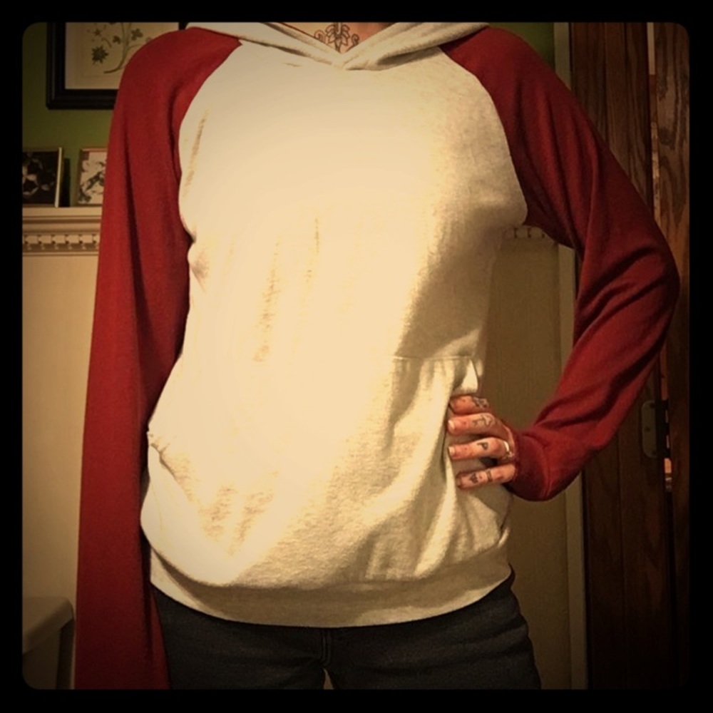 gray and maroon raglan hoodie sweatshirt